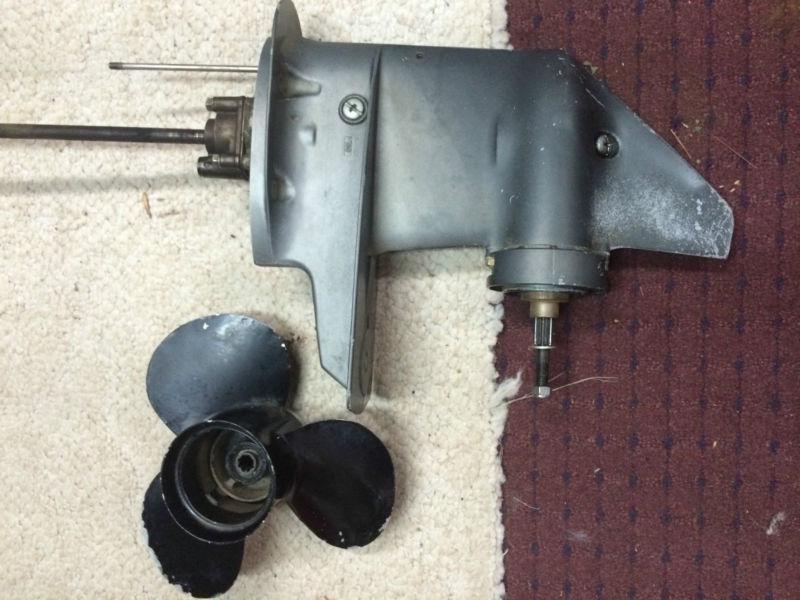 Suzuki 9.9 outboard lower unit complete dt9.9c, propeller 