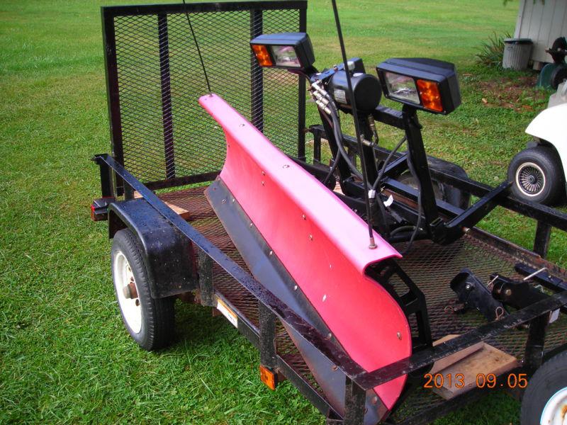 Snow plow- western  6' 8" blade, nearly new condition!