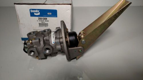 New genuine bendix 289098 dual air brake fast valve e6 289106 *nos*