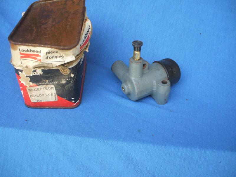 Nos  clutch slave cylinder,lockheed 651502 l086  made in france 