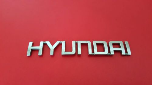 Used 2002 hyundai elantra gls rear chrome oem emblem script logo (01 02 03 04)