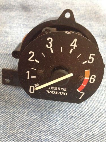 Volvo 240 tachometer