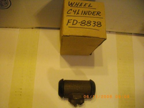 Left front wheel cylinder for1948-51 hudson,52-55 hudson wasp, hornet, others