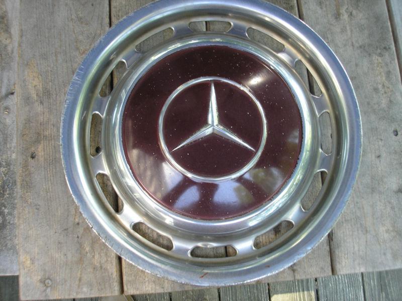 Mercedes benz oem 15" hubcap