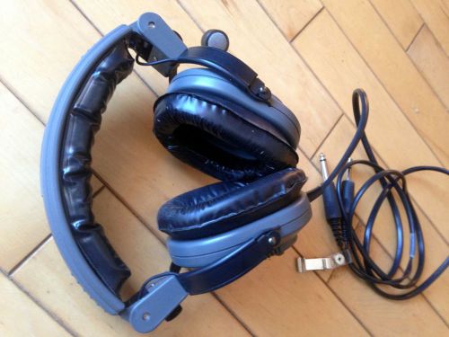 Aviation headset - telex air 3000 with carry bag
