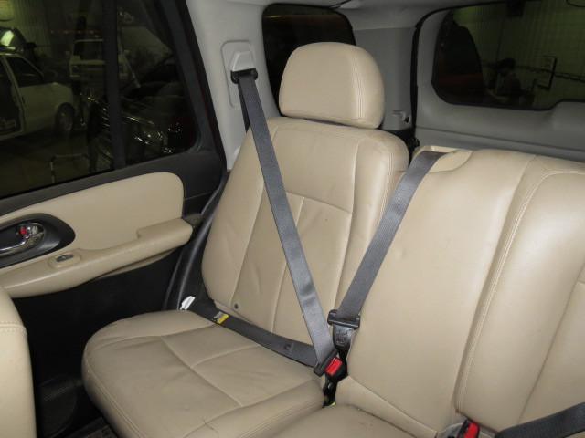 2005 chevy trailblazer rear seat belt & retractor only rh passenger black