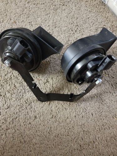 Tesla model y 1507242-00-b high horn assembly