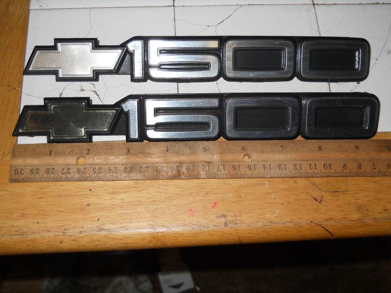 1995-1998 chevy silverado 1500 door emblems clip style