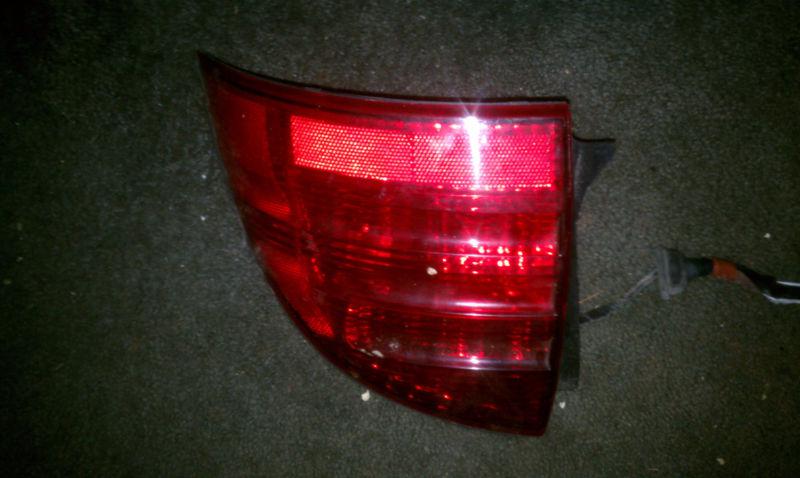 Lincoln ls ls6 ls8 rh tail light 00 01 02