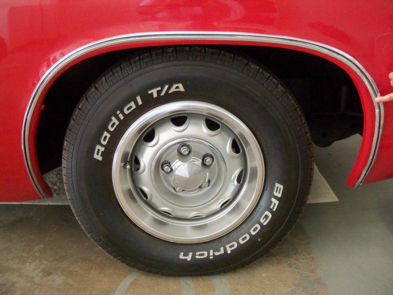 1973 1974 ply. b body road runner, gtx wheel opening moulding