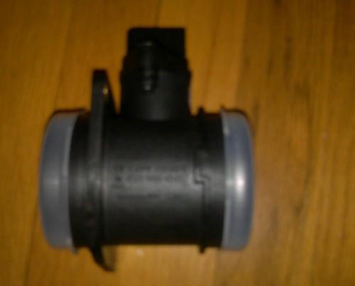 Audi / volkswagen air mass sensor - bosch - 0280218063 / 63123 - new oem vw maf