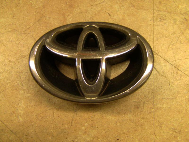 1998 toyota corolla front grille chrome emblem logo decal oem 1998 1999 2000