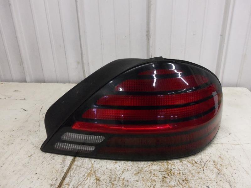 99 00 01 02 03 04 05 grand am r. tail light quarter panel mounted se 5187097