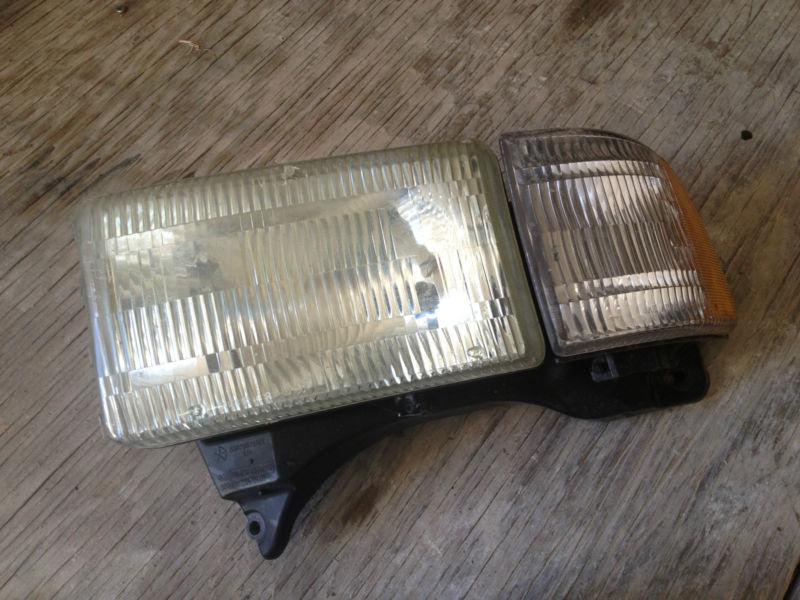 2001 dodge 1500 2500 3500 headlight drivers side 