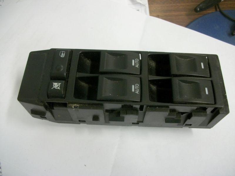 05 06 chrysler 300 left front door window switch __ auto on lf & rf switch