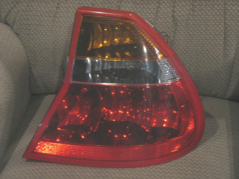 Chrysler 300m tail light right passenger  01 02 03 04