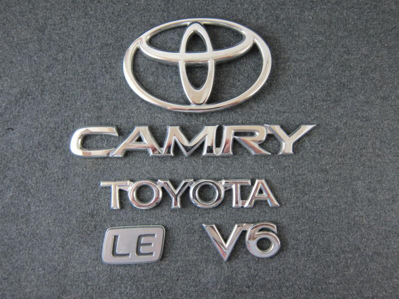 Toyota camry le v6 rear trunk chrome emblem set  97 98 99 00 01