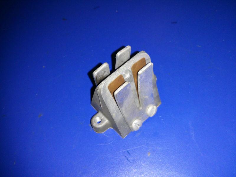 Johnson evinrude 0379689 379689 leaf block outboard parts 