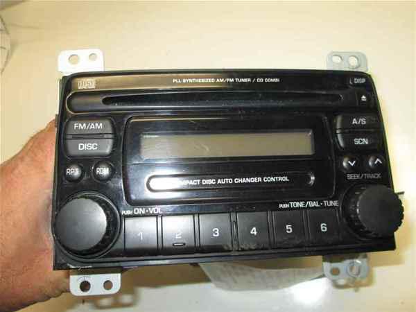 04 05 suzuki grand vitara cd player radio oem