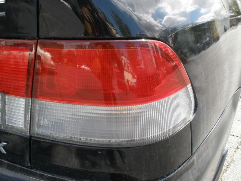 99 00 honda civic right tail light cpe 2 dr qtr mtd