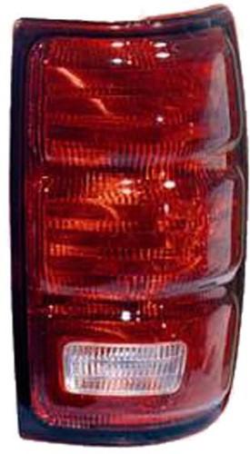 Ford expedition 97 98 99 00 01 02 tail light right rh
