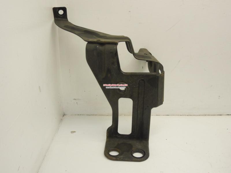 Audi a6 c6 2.0 tdi pulsation damper bracket 03g131529b