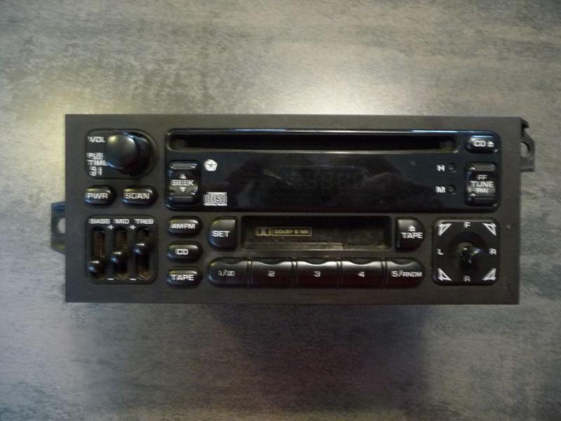 96-00 chrysler sebring plymouth breeze radio cd cassette player p04704384ad