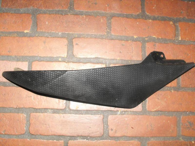 08 yamaha yzf r6 600 gas tank trim left side cover fairing 13s-24129