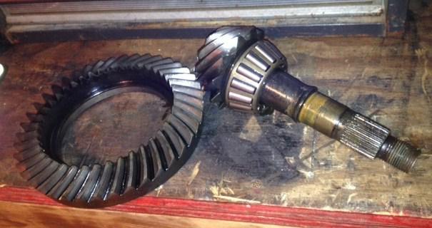 Gm 7.5 10 bolt ring gear & pinion   3.73   in great condition