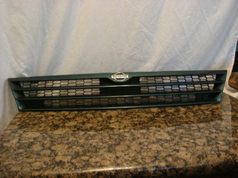 1995 nissan altima grill