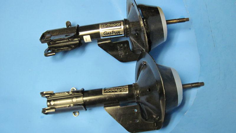 Mopar pair of front struts n.o.s. 1987-94 shadow,sundance,n.y.,laser,aries,