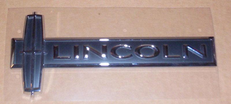 New ford lincoln mark lt rh front fender name plate emblem  pt # 7l3z-16720-a