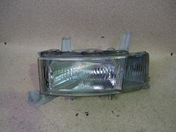 Toyota bb 2000 left head light assembly [1810900]