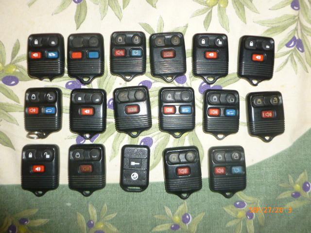 Lot of 17 ford remotes