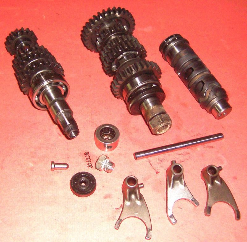 1982 suzuki gs300 transmission and shift forks good slots & dogs & shift forks