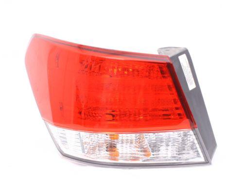 09-11 subaru legacy left tail light