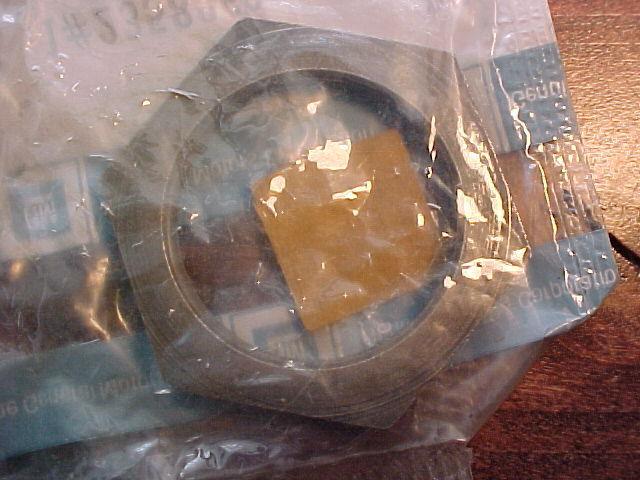 Nos one gm 2358866 nut-w