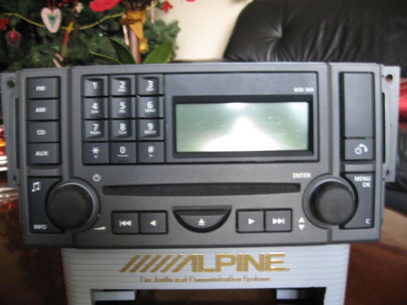 Land rover lr3 radio / cd player part # vux500490