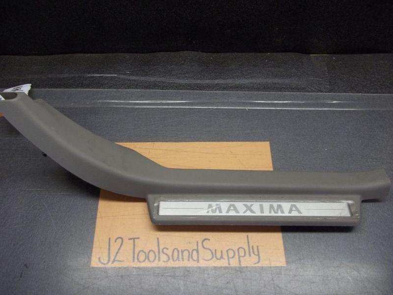 New genuine nissan 76953-74001 maxima molding/ door sill