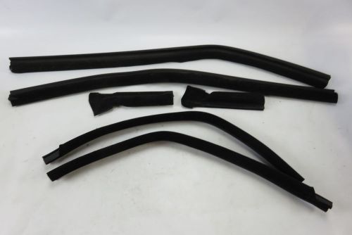 85 mercedes w123 300cd coupe window glass seals weatherstrips set