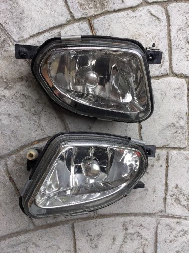 #663 mercedes e350 06-09 w211 right passenger side fog light lamp 2118200656