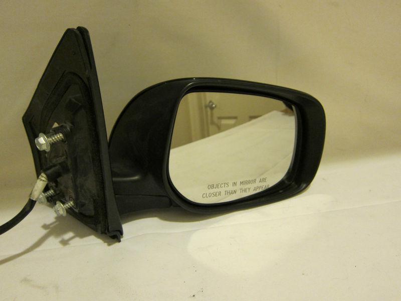 2007-2011 toyota yaris 4-door (sedan) used oem mirror - rh (passenger) - 3 wires