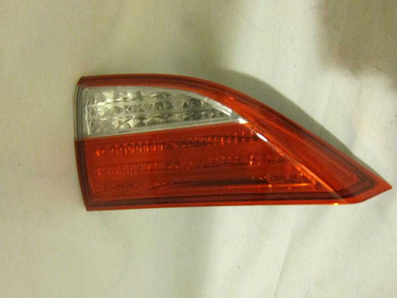 2011-12 hyundai elantra oem used rh-passenger tail light on trunk lid