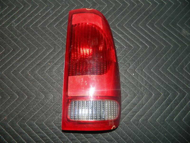 Oem 1997-2004 ford f150 right / passenger  side tail light assembly