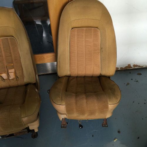 Sell Deluxe Bucket Seats For 19731976 Grand Prix in Ponca City