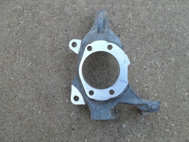 Nissan altima  right  front  spindle