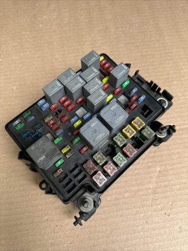 2003-2006 suburban tahoe silverado fuse box 15786043-02