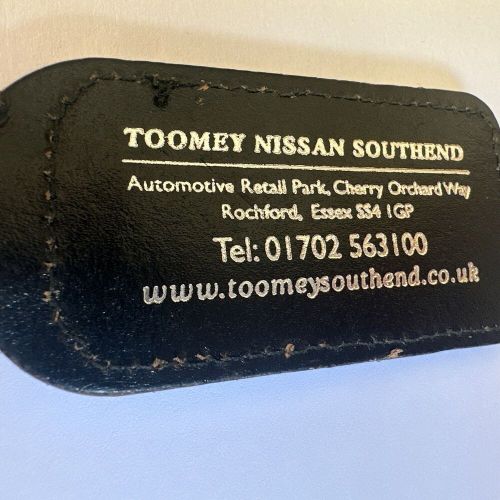 Genuine nissan main dealer car key fob key ring leather metal + enamel southend