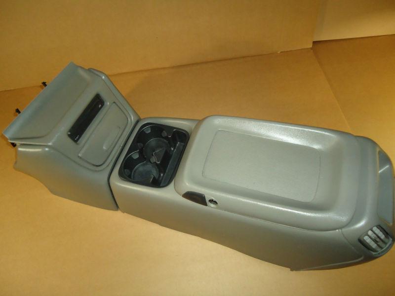 2000 chevy pickup ext cab leftside center console gray