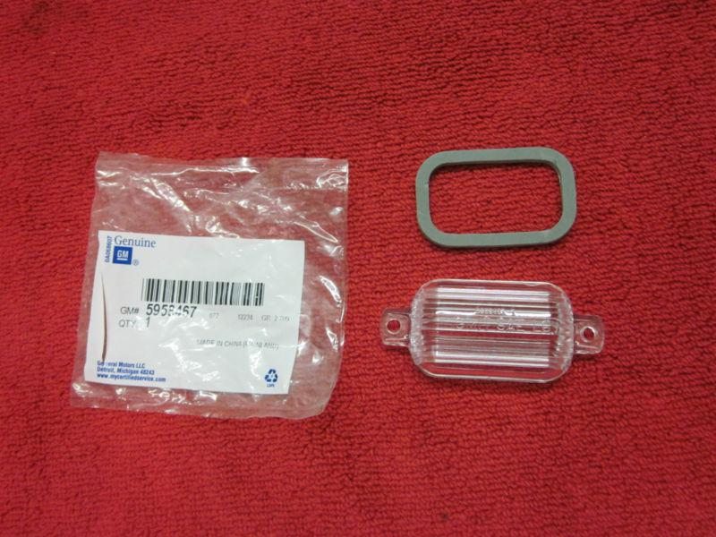 Nos gm 1968-1973 license plate lens & gasket camaro chevelle 442 gto gs nova z28